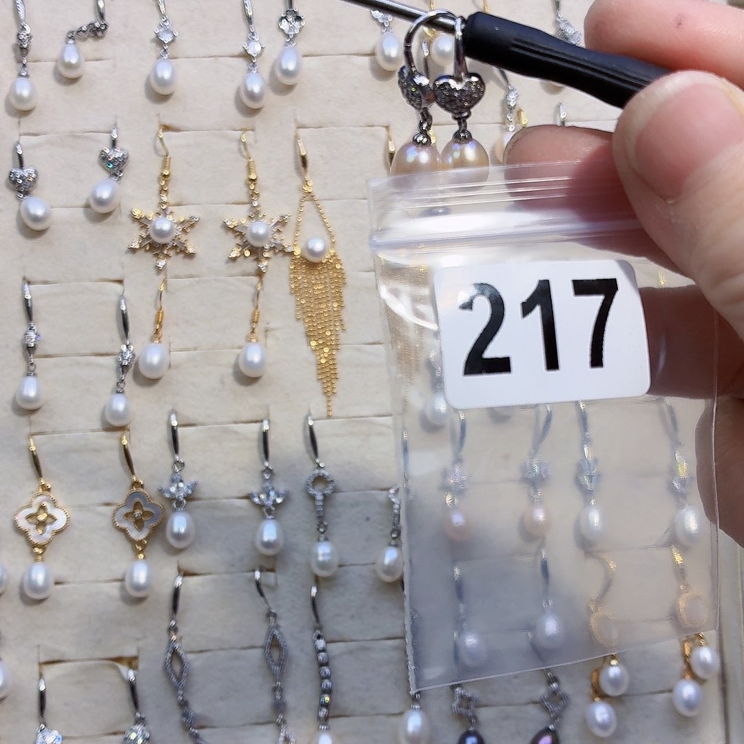 淡水珍珠合金耳饰