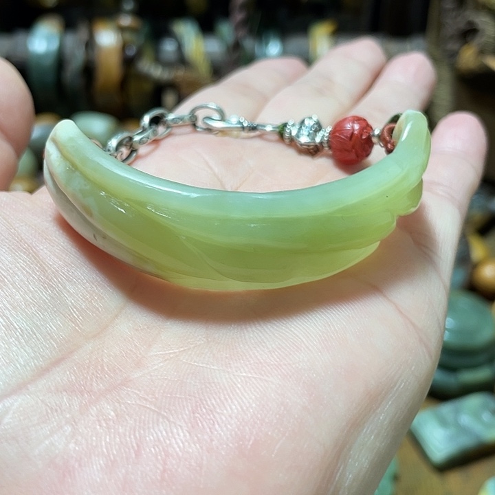 岫岩河磨玉（透闪石质玉）未镶嵌把件