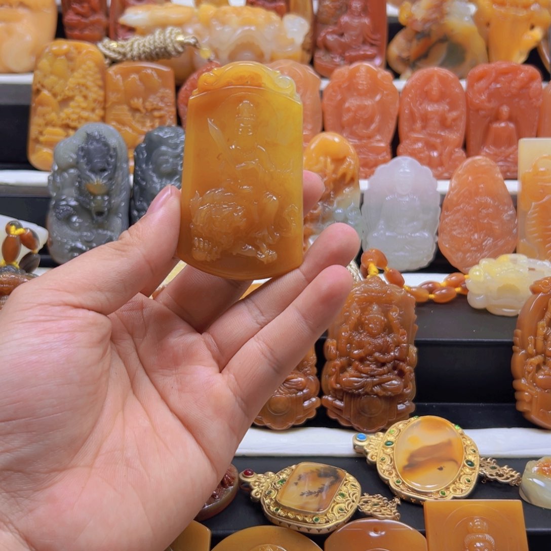 石英质玉（黄龙玉）黄龙玉未镶嵌用****5