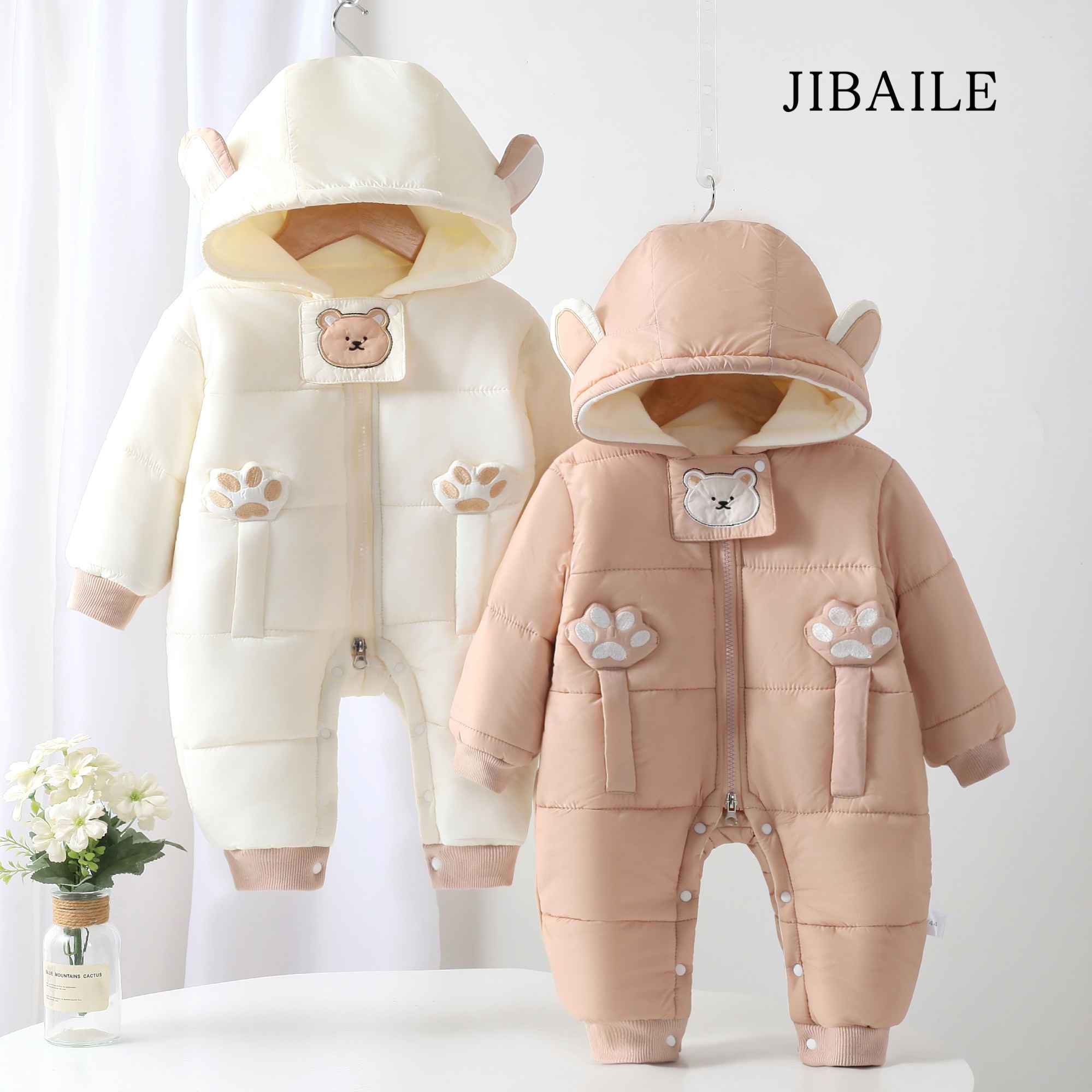 婴儿冬季衣服女宝宝连体衣满月百天厚实纯棉防风保暖外出服秋冬