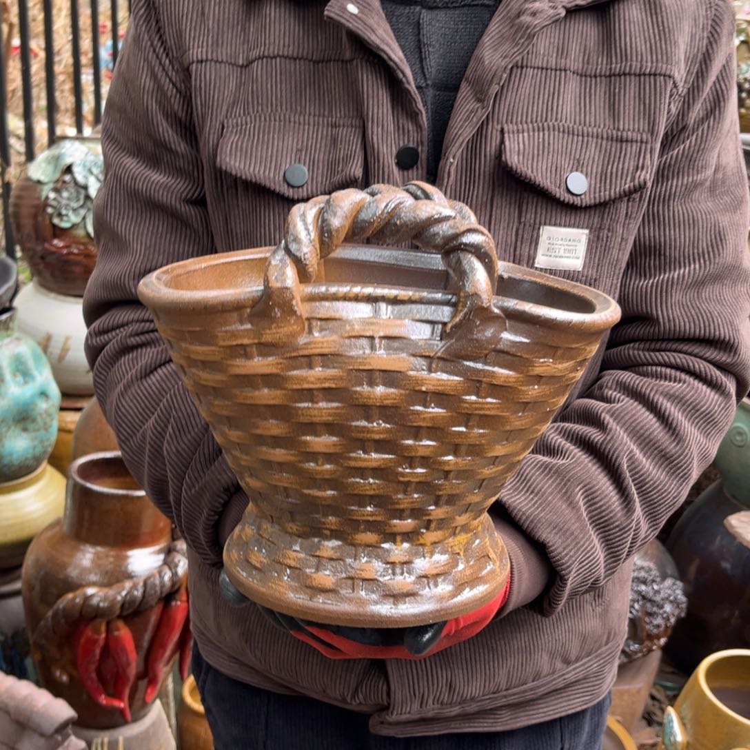 红陶高18长28宽18有孔