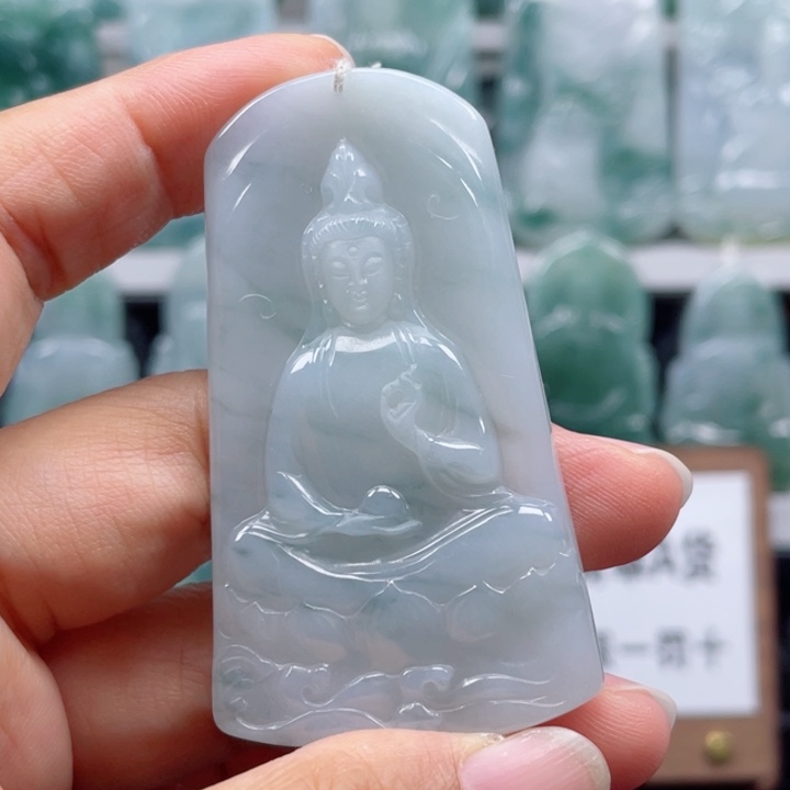 颈饰未镶嵌翡翠素衣观音