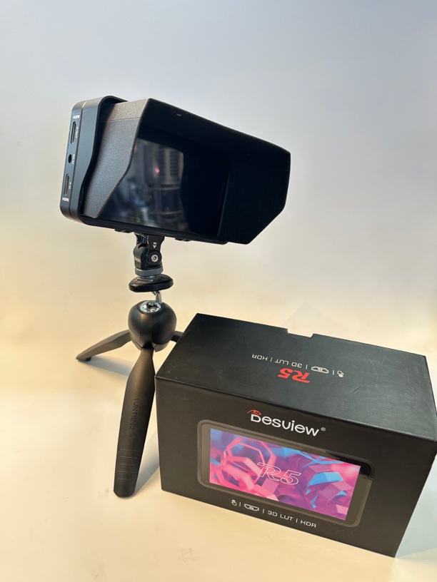 95新  短视频拍摄 监视器 带遮光罩 电池 可触控