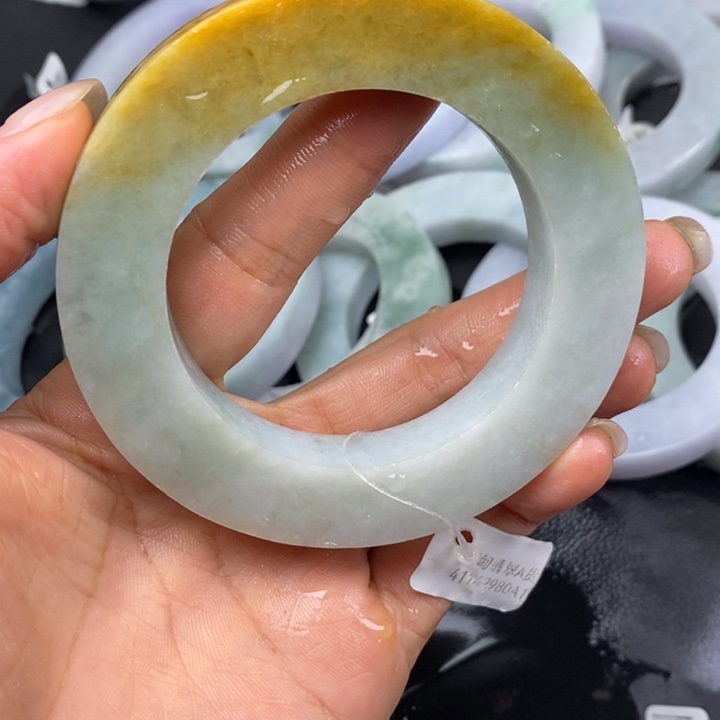 ****金未镶嵌翡翠手镯定制翡翠