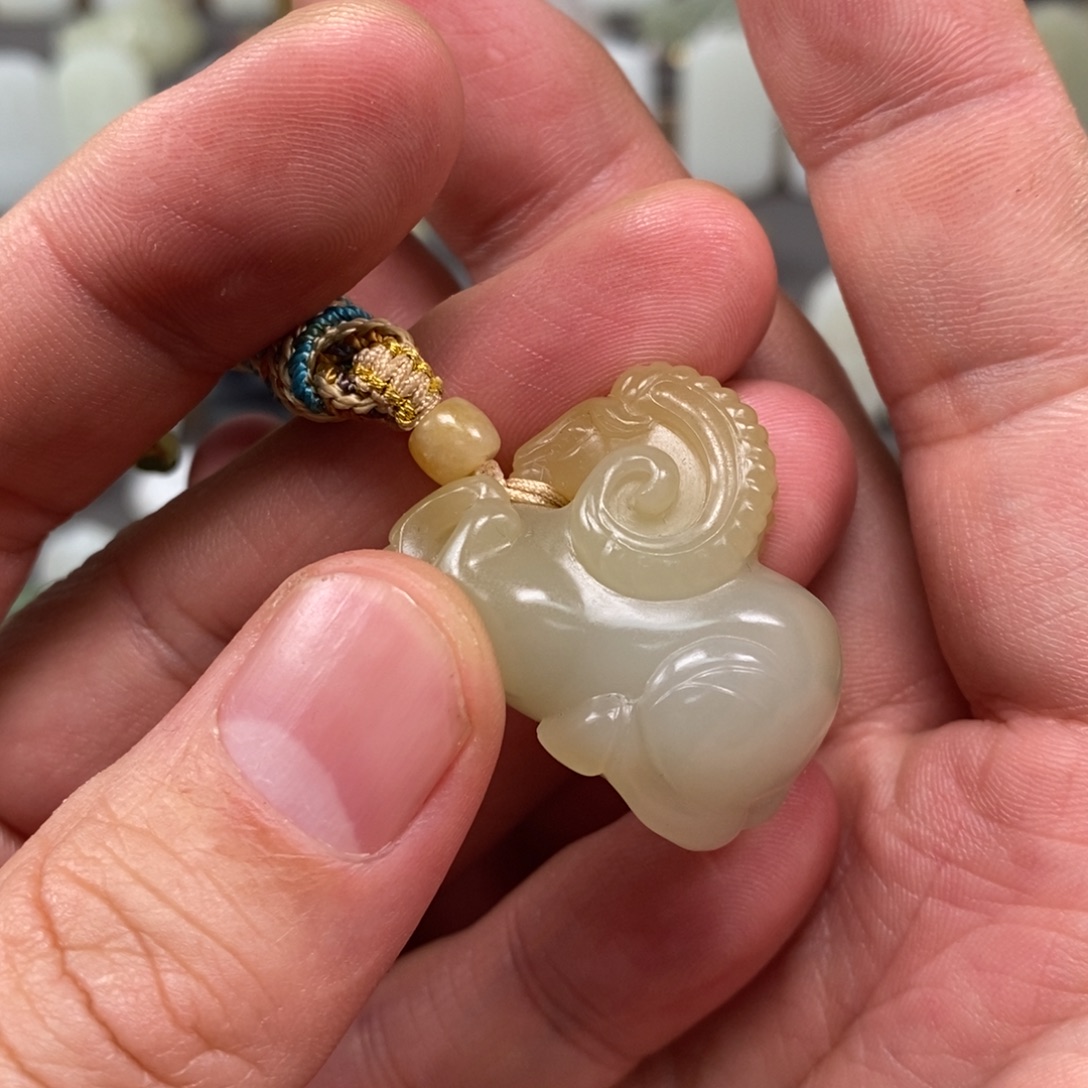 霸***奔和田玉未镶嵌吊坠(赠链)和田玉羊吊坠