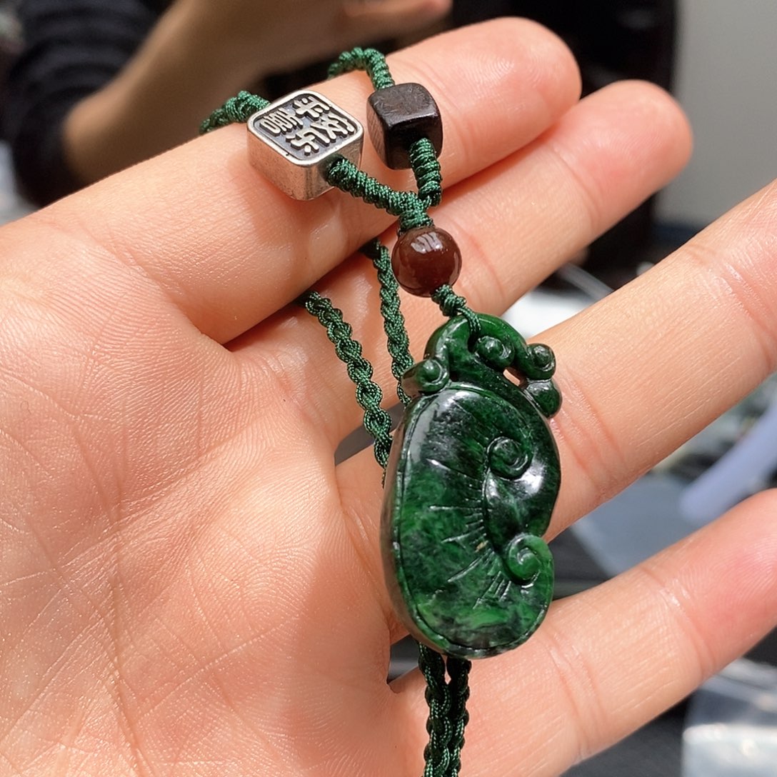 翡翠银S925镶嵌颈饰漂亮美眉