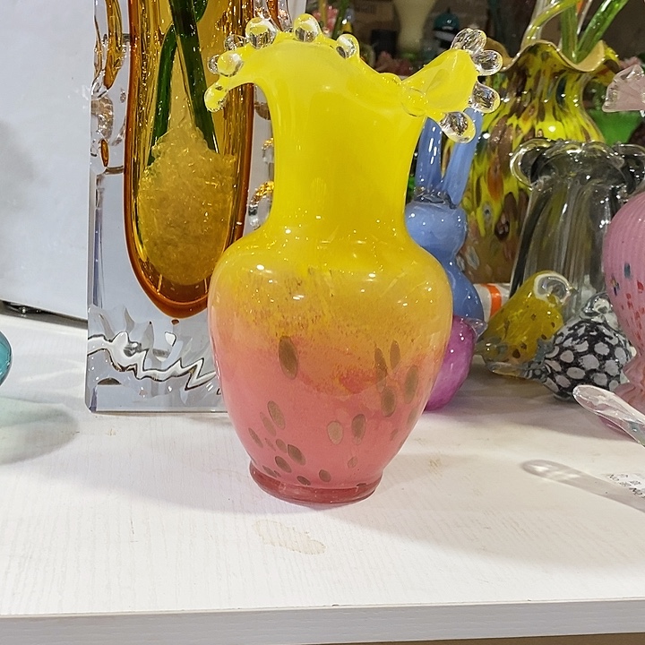 花瓶高23厘米口径6厘米