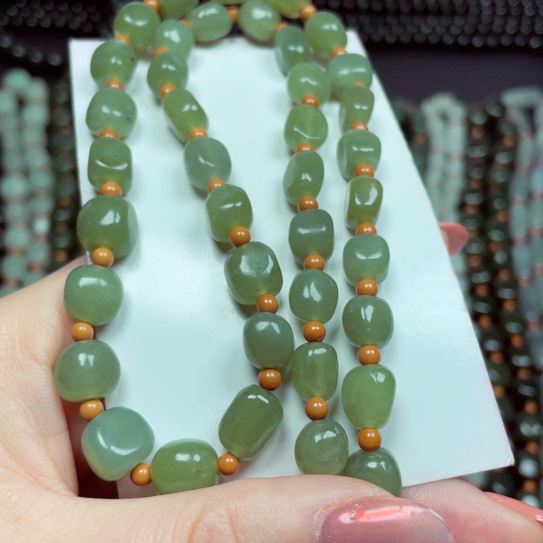 和田玉颈饰未镶嵌