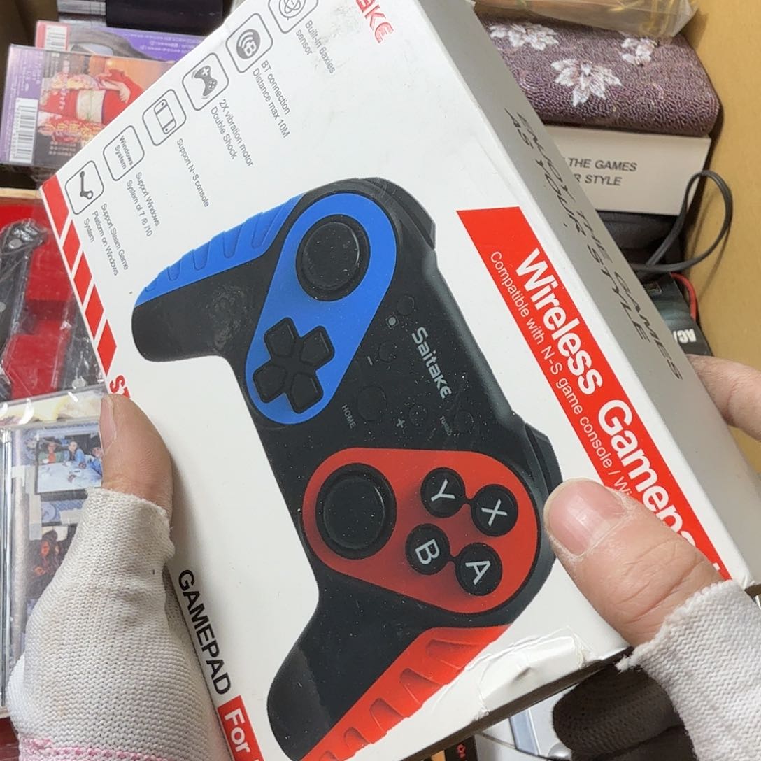 逸**风中古商品，瑕疵品，不保好坏。179