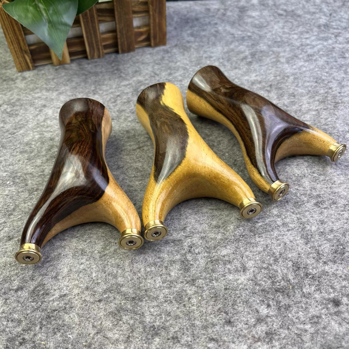 黑檀木白皮练手款微裂块压不掉毛实木弹弓一把花纹随机不挑（75.15