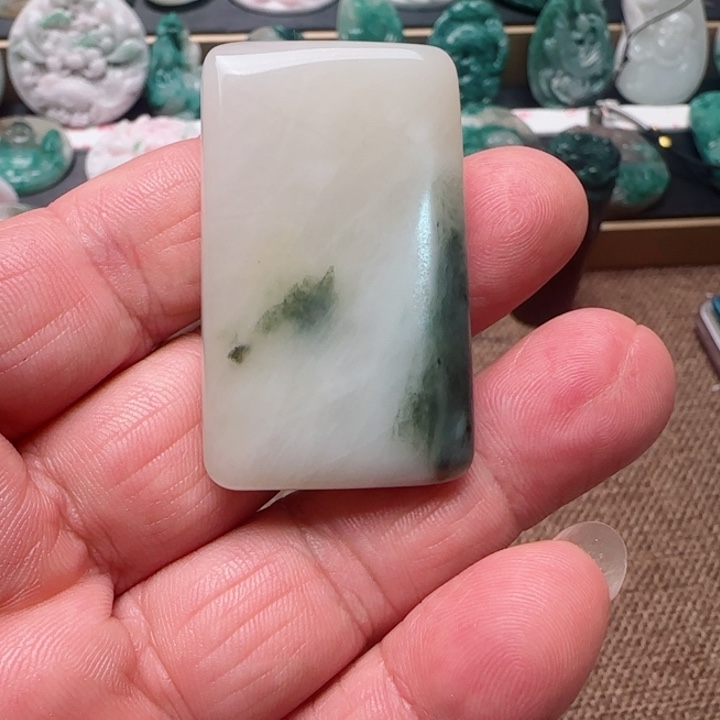 独山玉未镶嵌颈饰