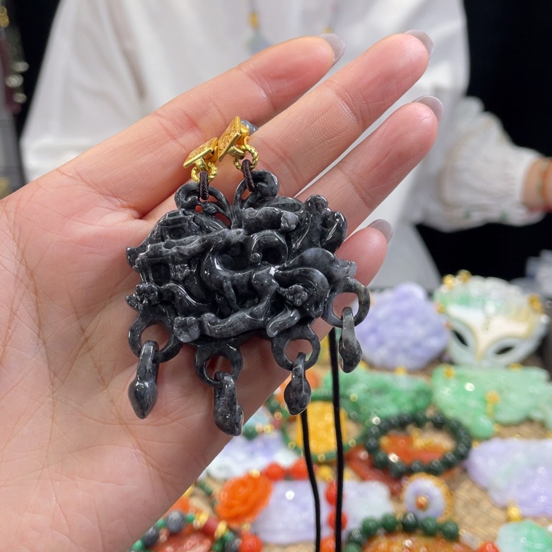 翡翠颈饰未镶嵌代编织