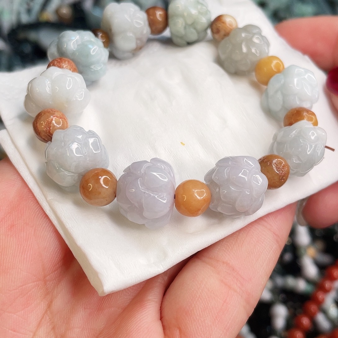 翡翠颈饰未镶嵌翡翠