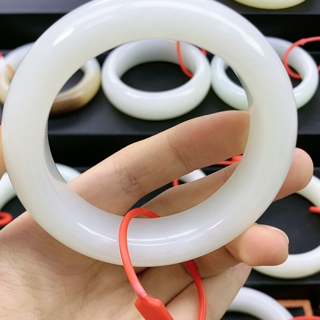 和***玉和田玉未镶嵌手镯