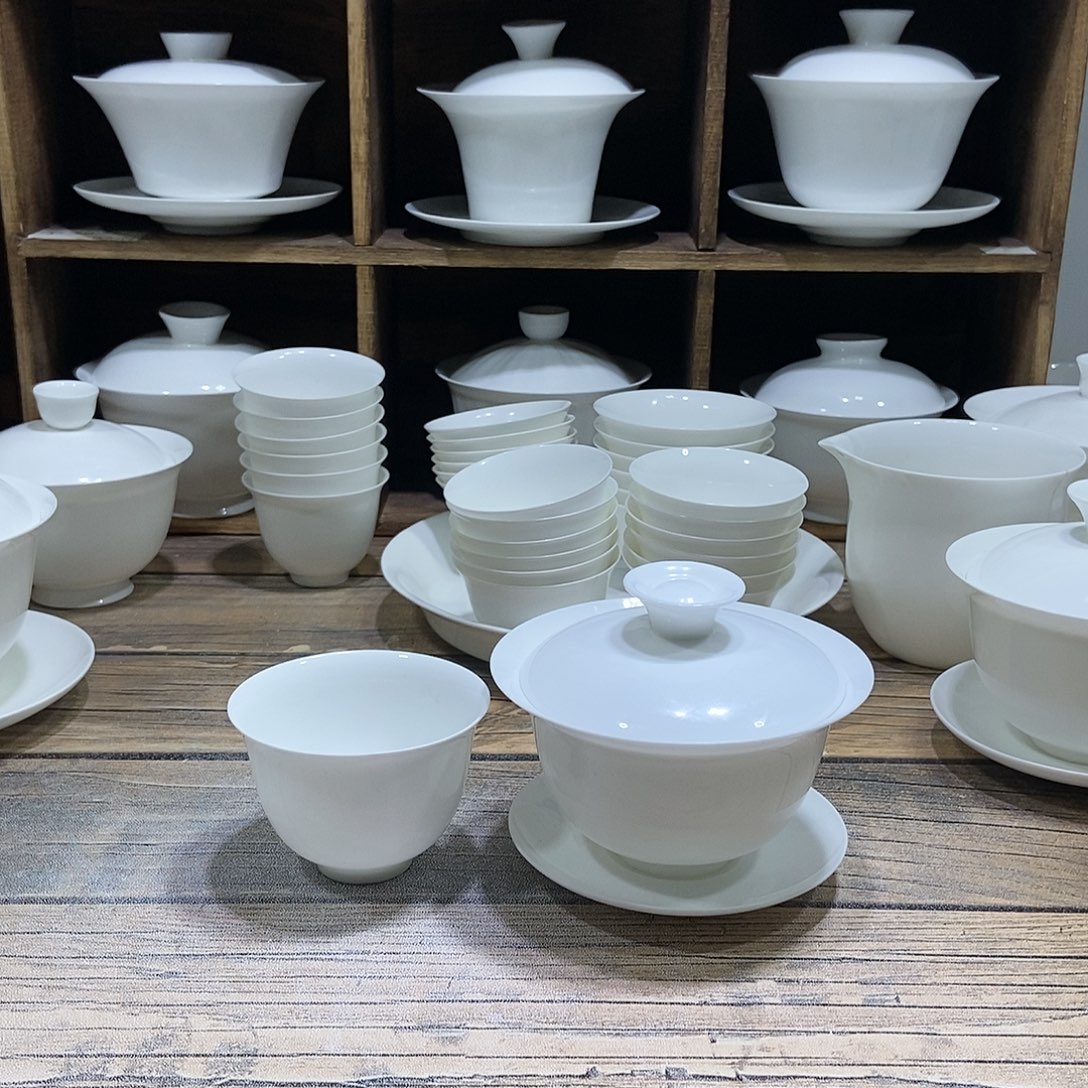 张***.骨瓷3.4盖碗盖下约110ml+雅心杯60ml福利