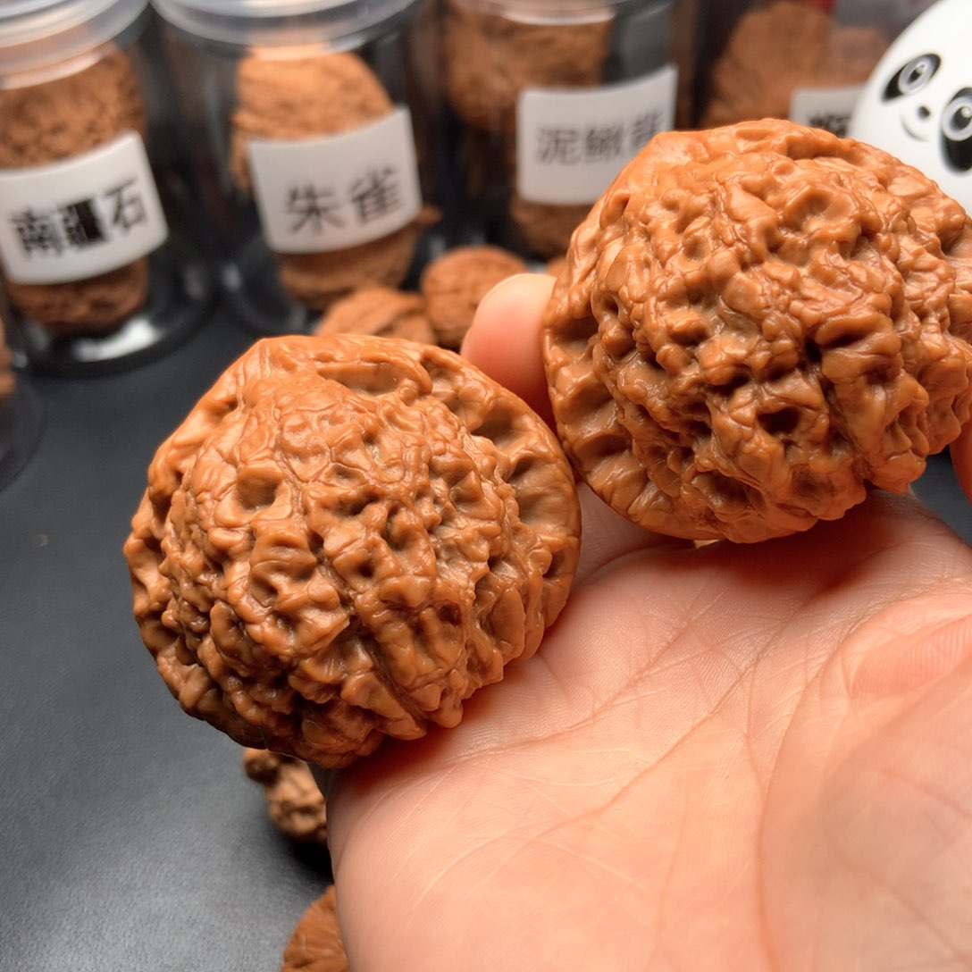 文玩核桃吊坠龙鼎52