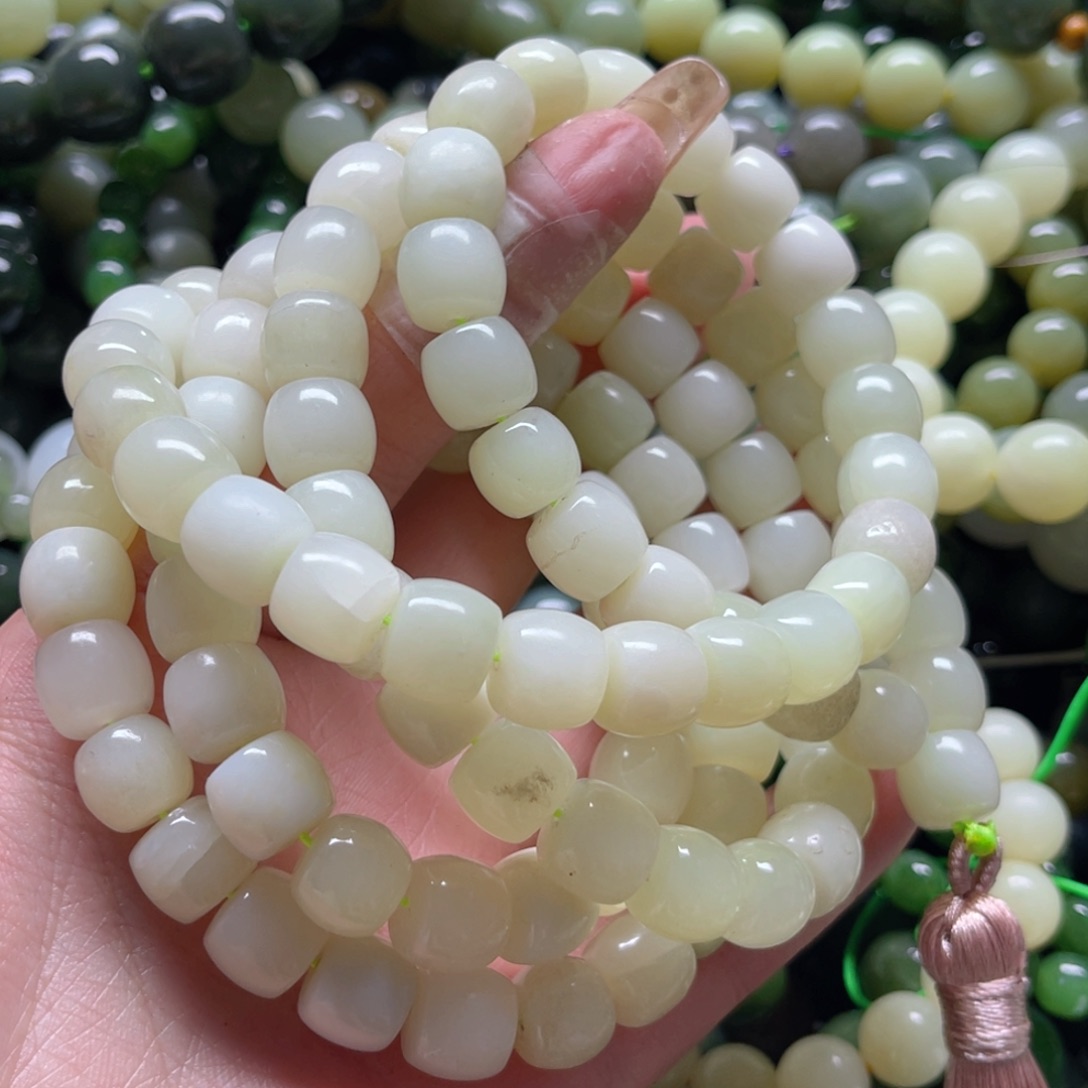 和田玉手链未镶嵌有包容