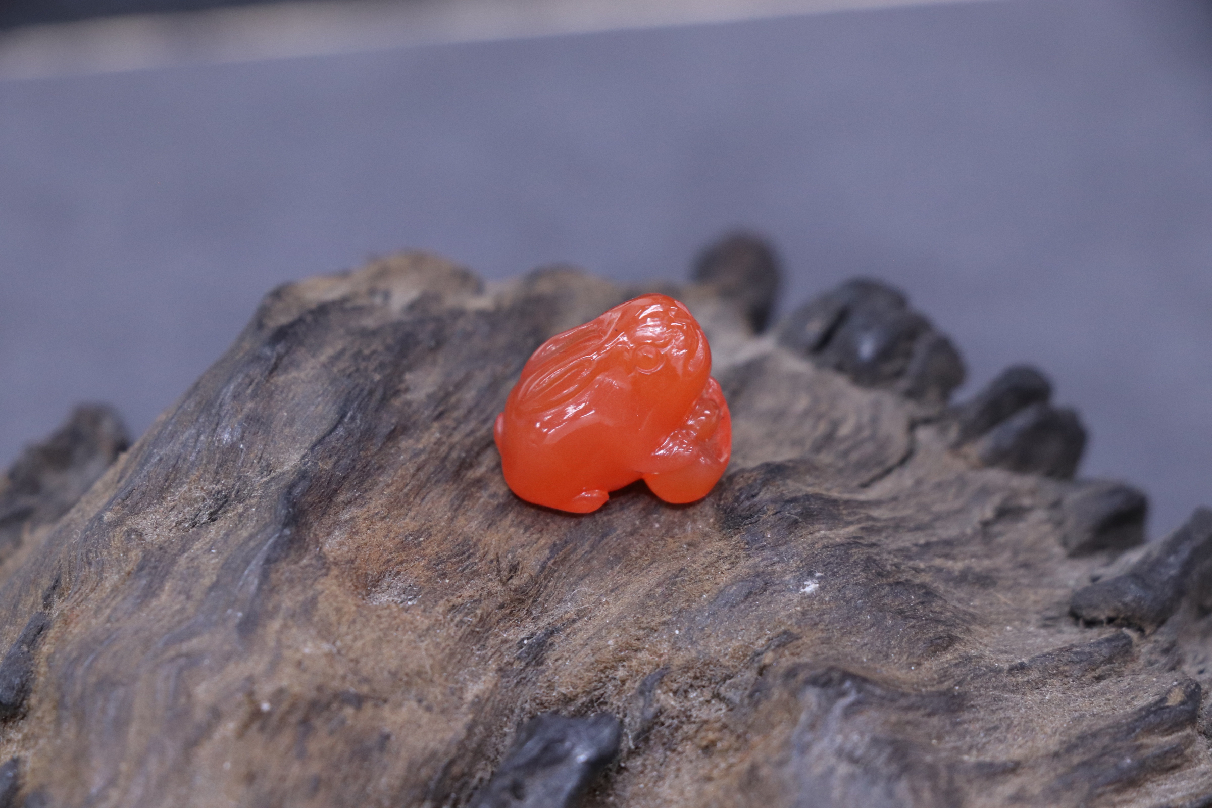 原矿无优化天然南红保山杨柳兔子配饰8号（3.06克左右）未打孔