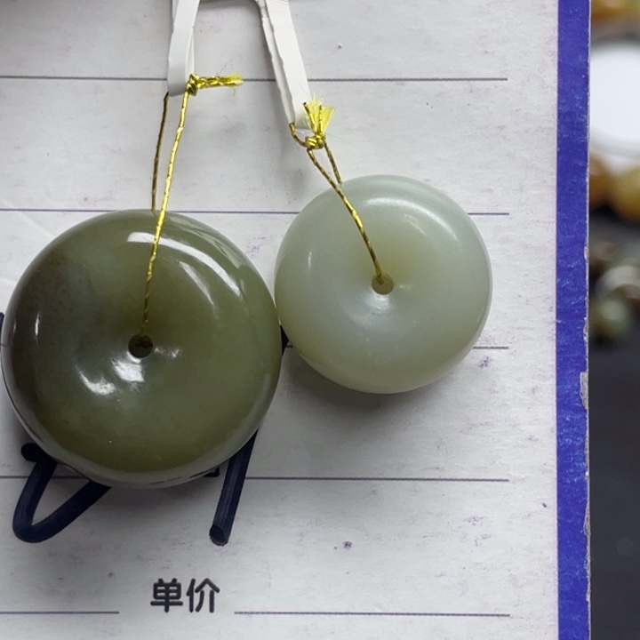 津***素和田玉未镶嵌颈饰拍一发二