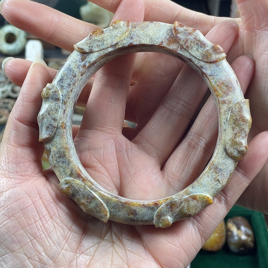 彭***堂石英质玉未镶嵌车挂