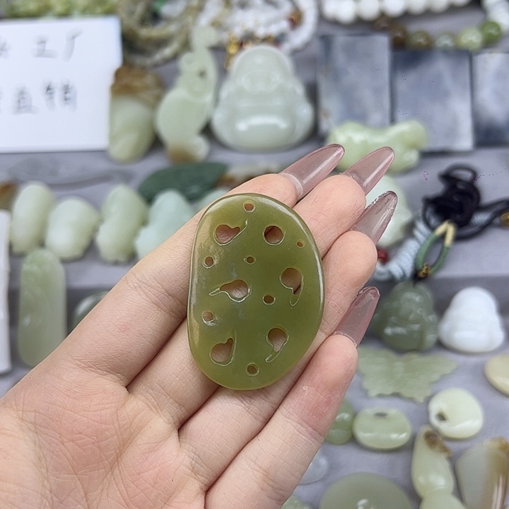 颈饰未镶嵌和田玉