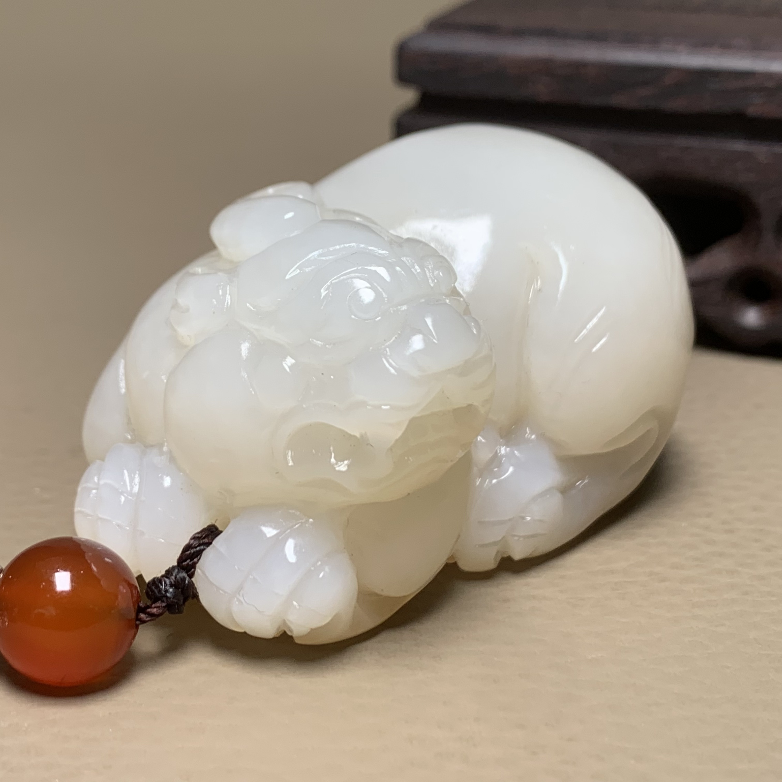 D884海川拍卖和田玉把件