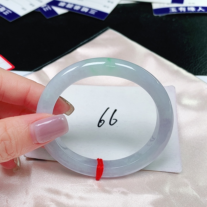 翡翠手镯（贵妃镯）未镶嵌