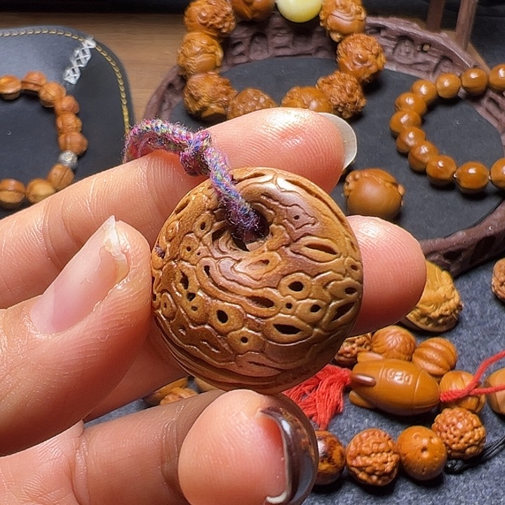 平安扣桃核，手工雕刻