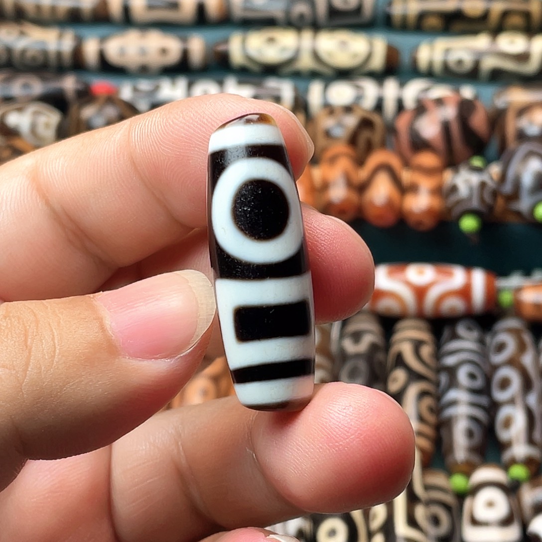 玛瑙/玉髓未镶嵌颈饰朱砂天地