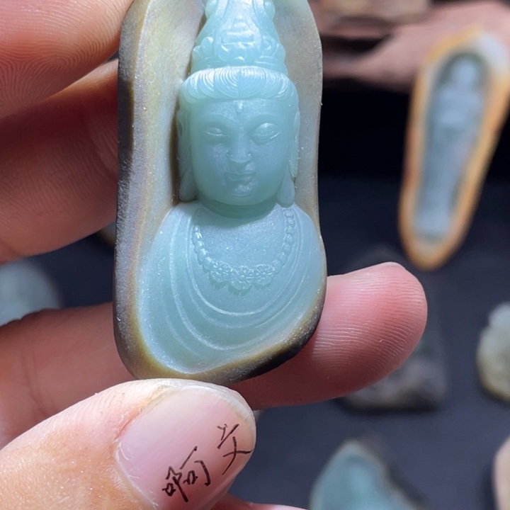 用***5定制翡翠未镶嵌翡翠挂件翡翠挂件