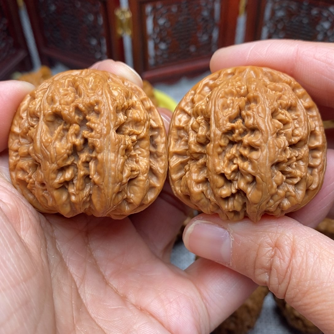 文玩核桃把件毕业红皮老树粗筋41尺