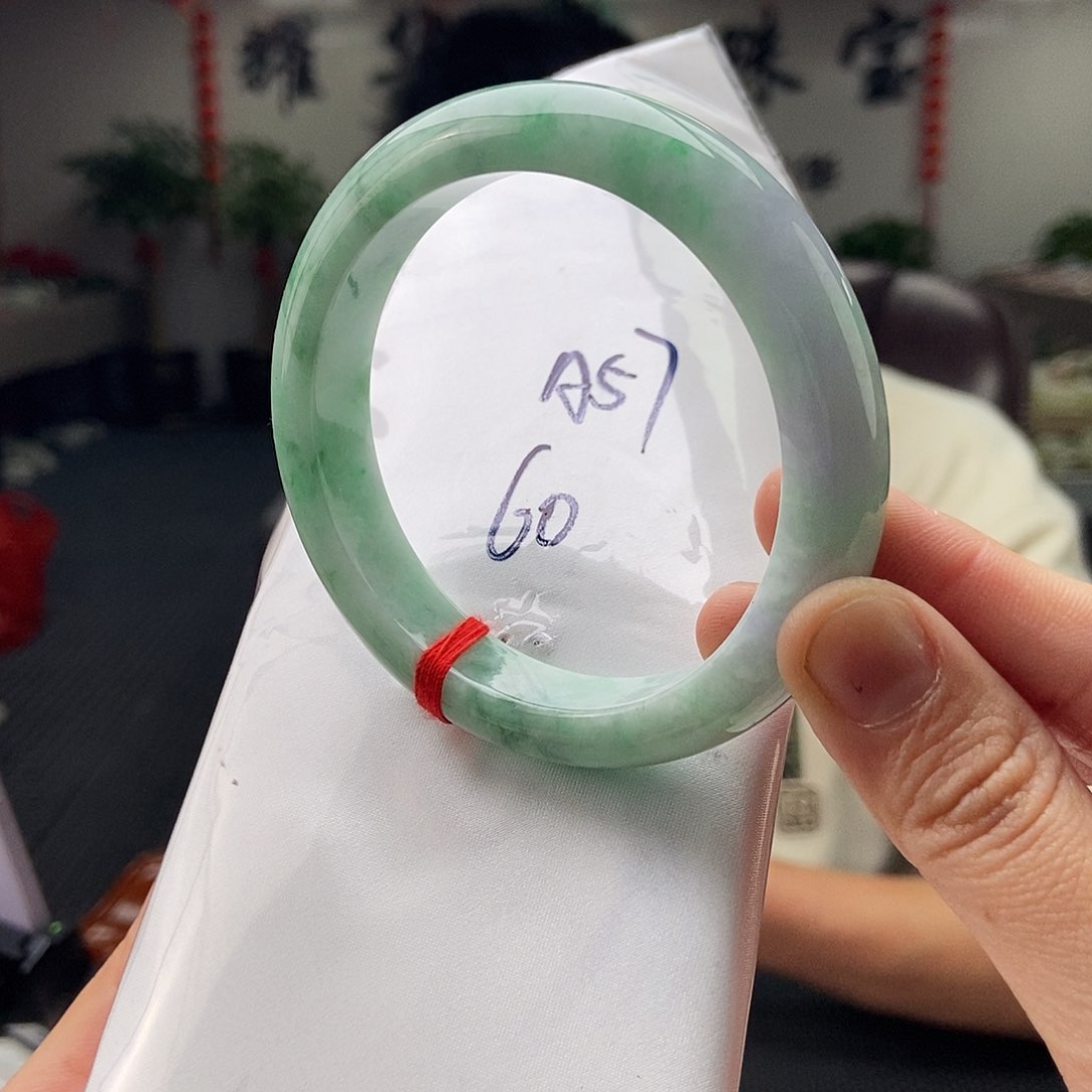 翡翠手镯未镶嵌颜色多样性发拍一发一