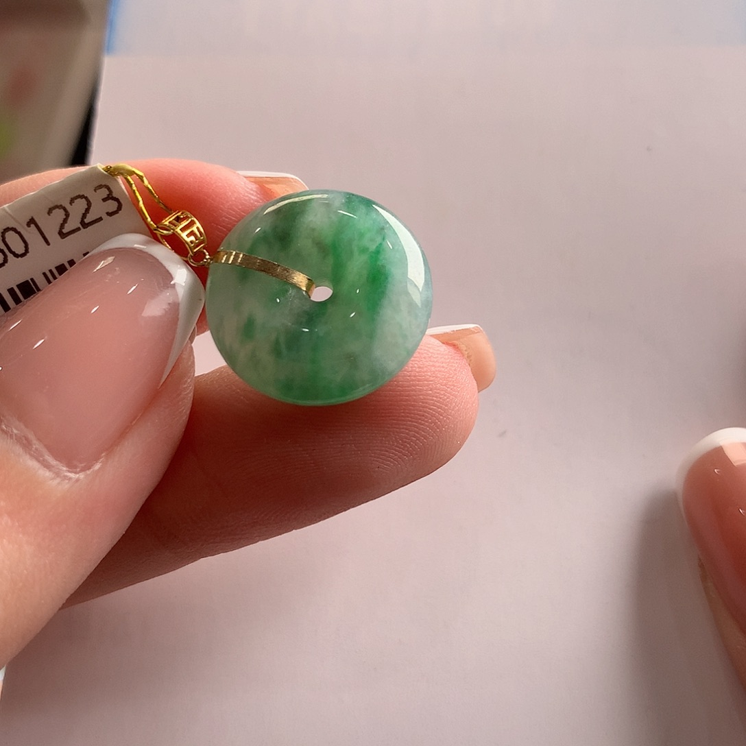 翡翠18K金镶嵌颈饰