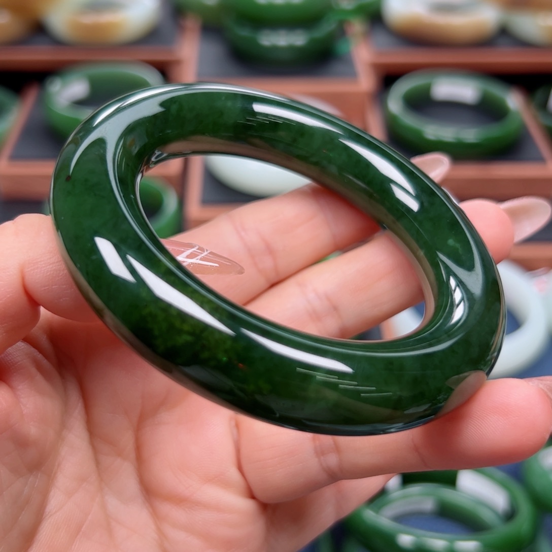 未镶嵌手镯和田玉（碧玉）5657圈口