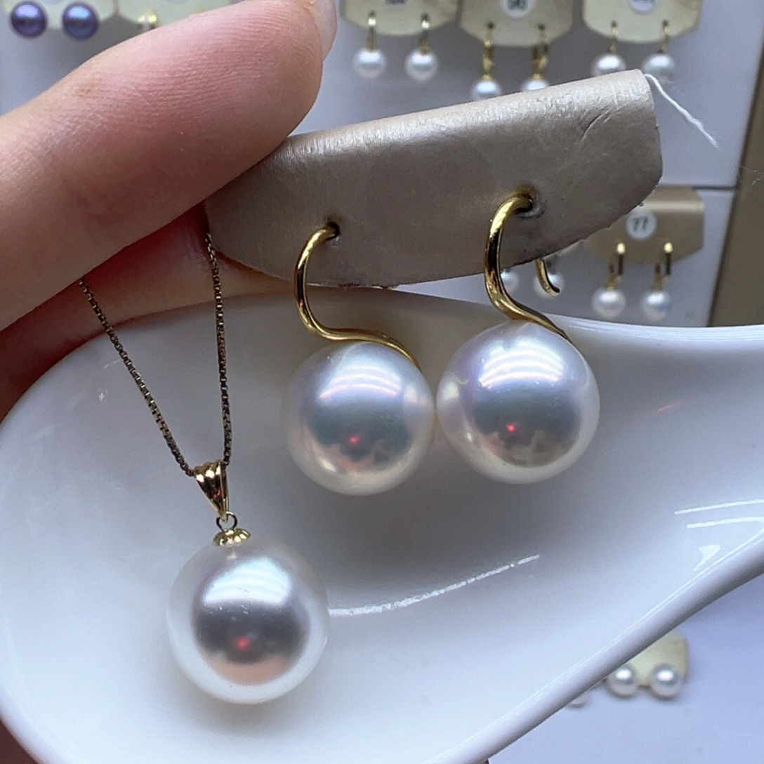 淡水珍珠18K金镶嵌吊坠(赠链)