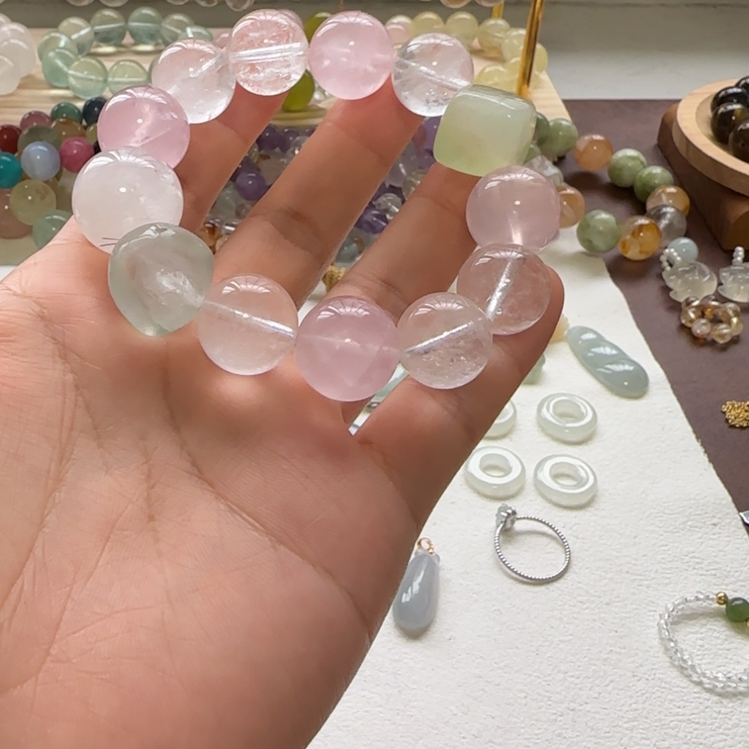 颈饰水晶合金泡芙