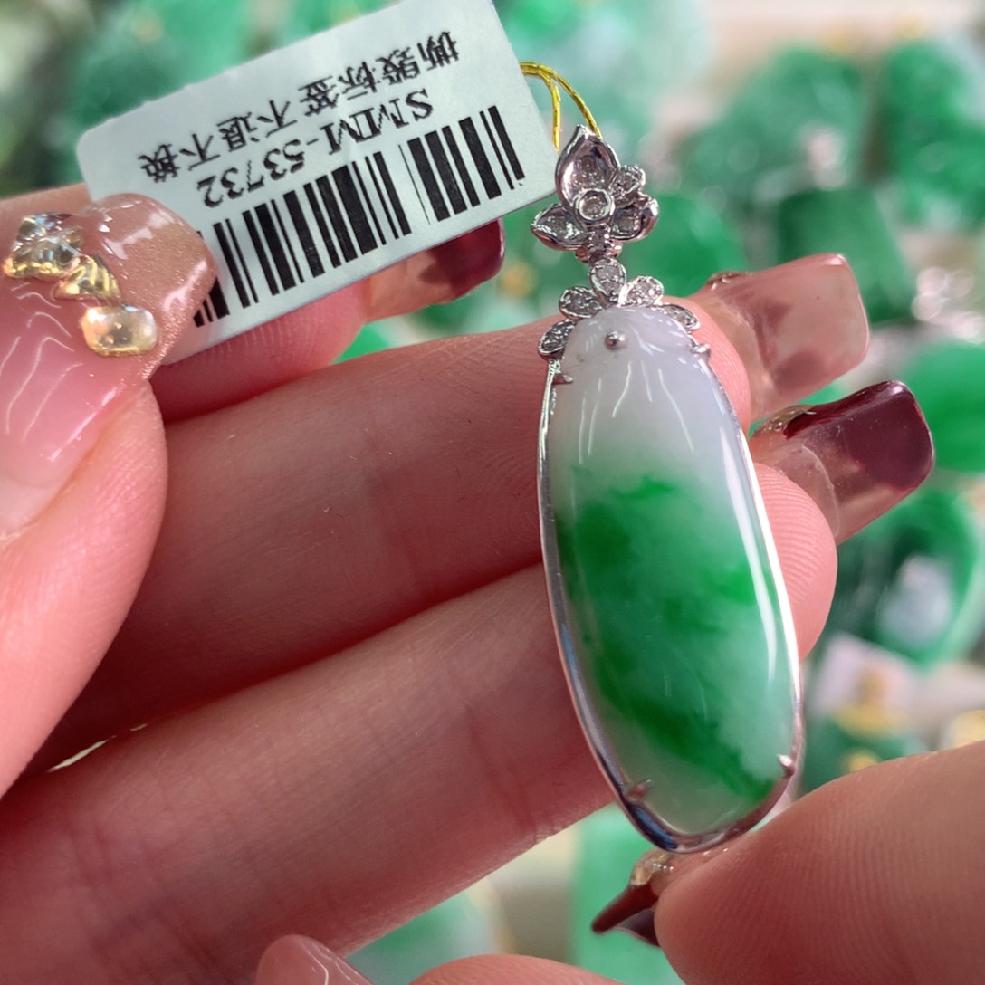 翡翠吊坠(不含链)18K金镶嵌