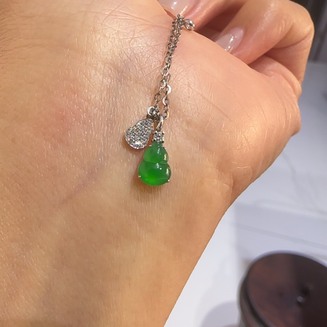 翡翠18K金镶嵌颈饰葫芦锁骨链