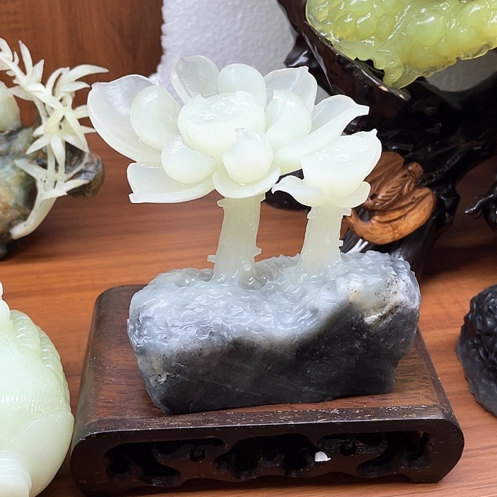 蛇纹石玉摆件未镶嵌