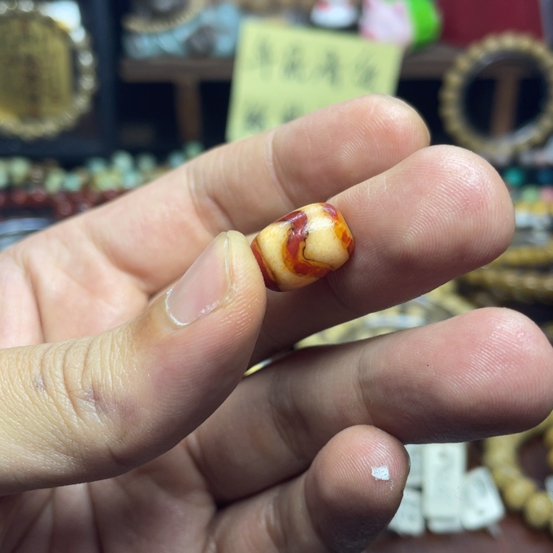 九***桃手串星月菩提配饰红肉虎牙