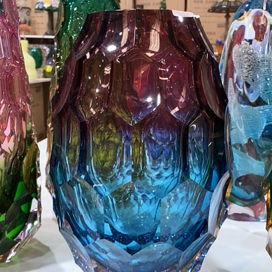 琉璃花瓶高33厘米口径18厘米