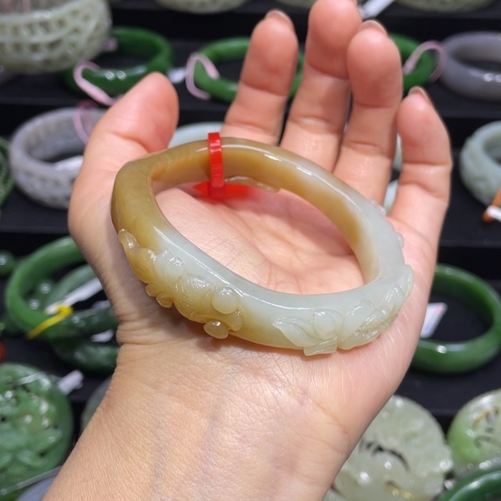 和田玉手镯56圈口 编号88贵妃镯未镶嵌