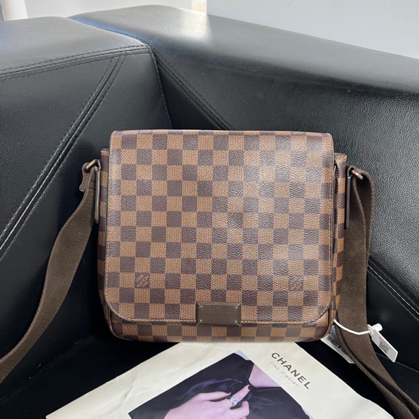 95新 LouisVuitton/路易威登 捐金沉珠/棋盘格翻盖邮差单肩