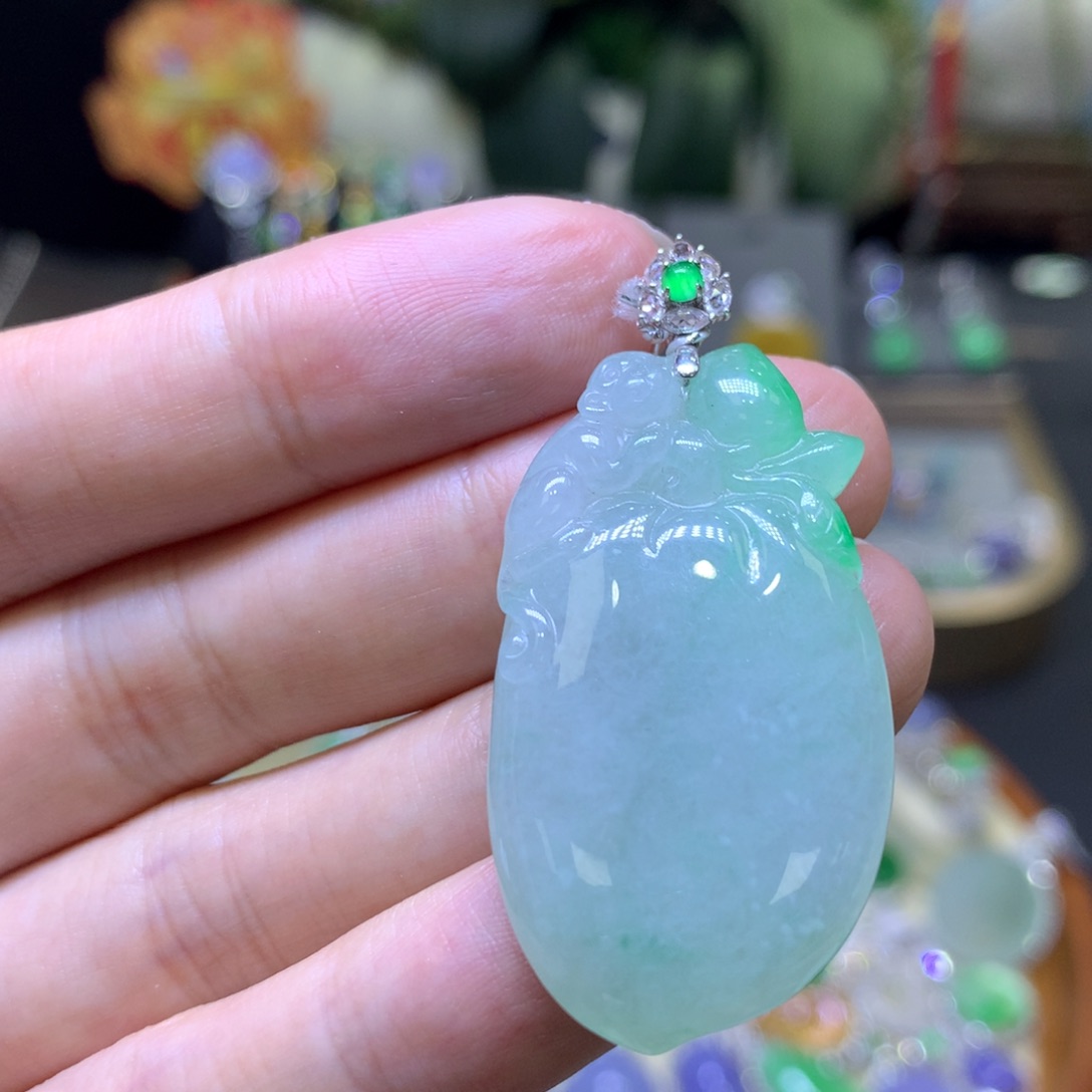 翡翠18K金镶嵌颈饰翡翠吊坠项链