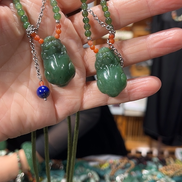 颈饰未镶嵌和田玉