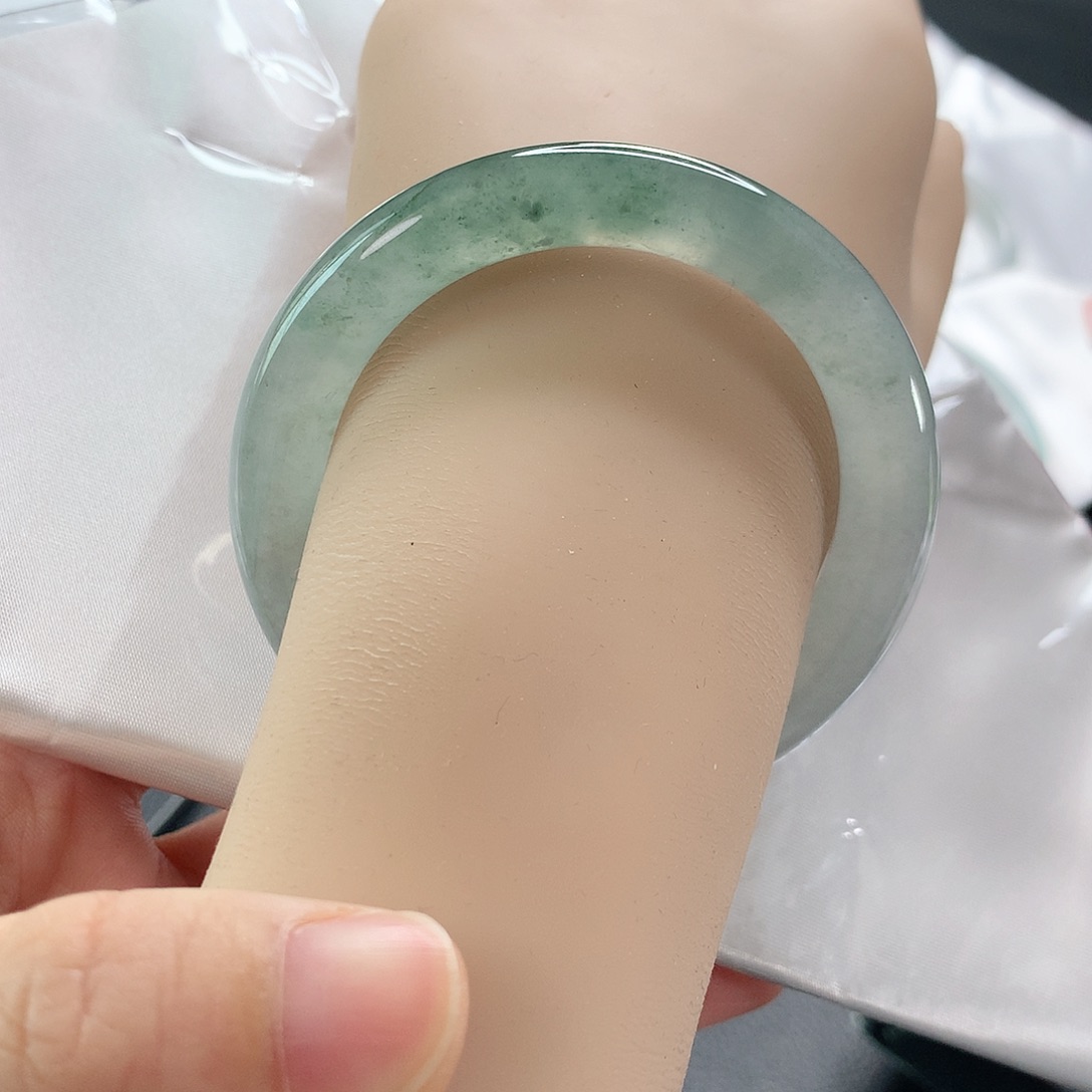 翡翠手镯未镶嵌①⑤⑥