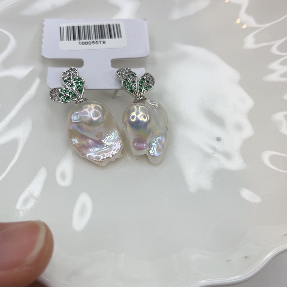 淡水珍珠合金耳饰