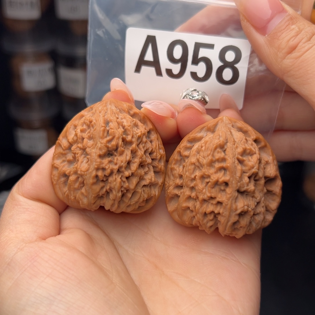 文玩核桃吊坠南蒋石42