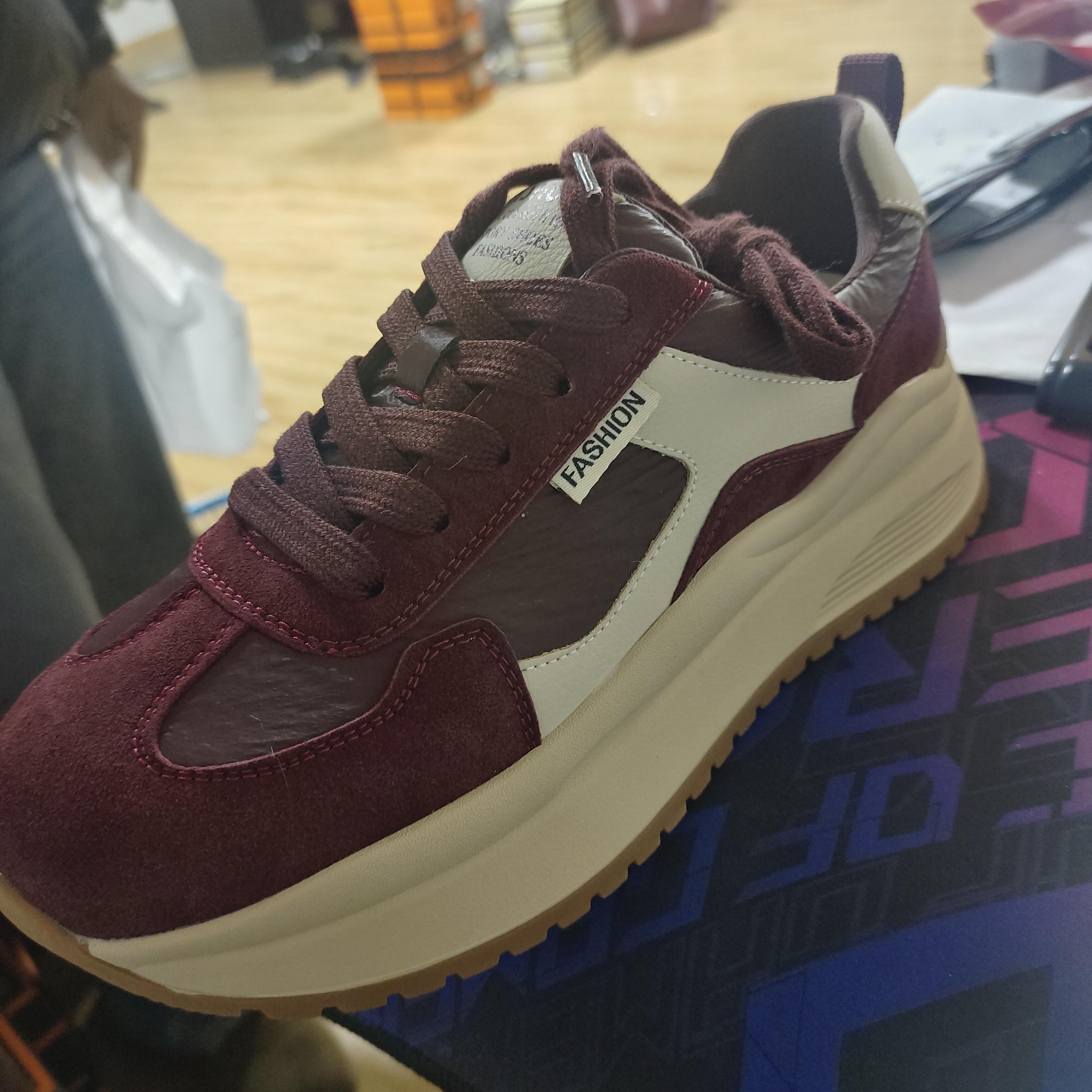 断码女鞋清仓处理