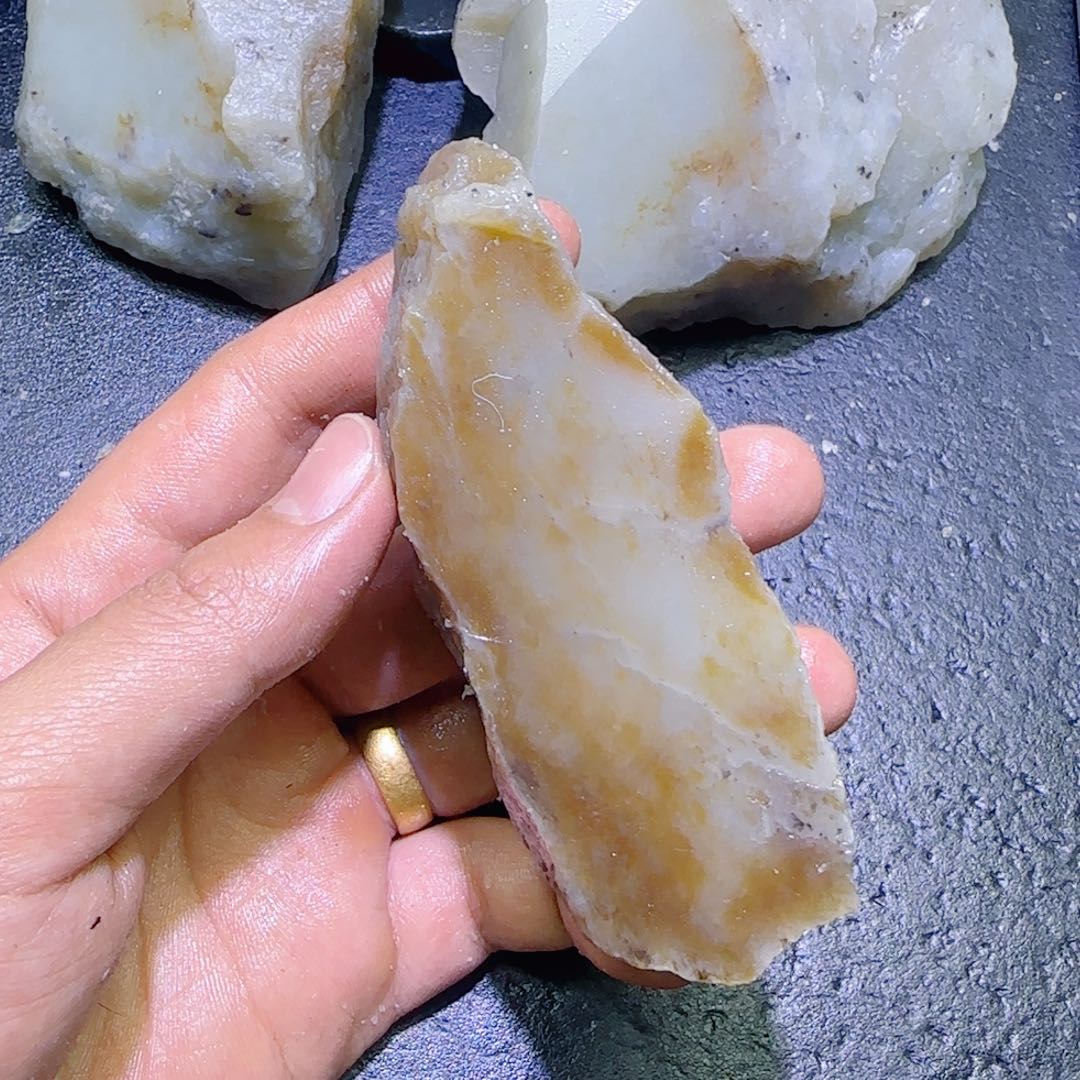 和田玉未镶嵌珠宝半成品
